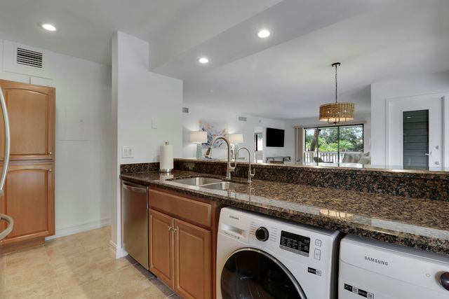 606 BRACKENWOOD Cove, Palm Beach Gardens, FL 33418
