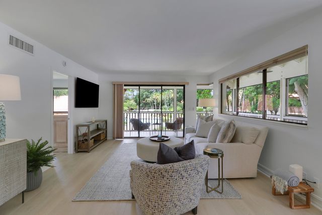 606 BRACKENWOOD Cove, Palm Beach Gardens, FL 33418