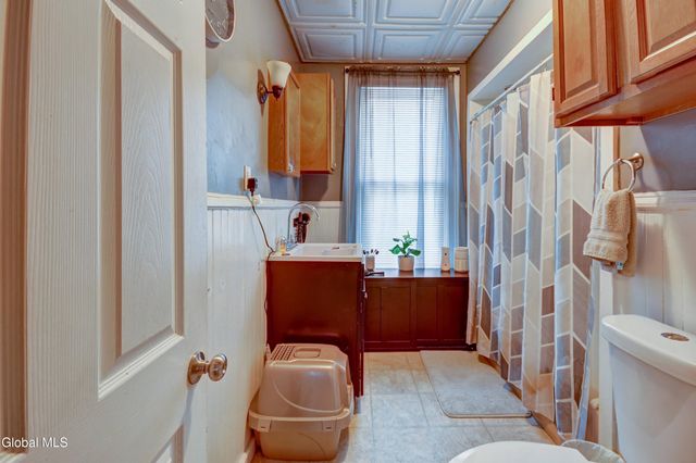 92-94 Washington Street, Gloversville, NY 12078