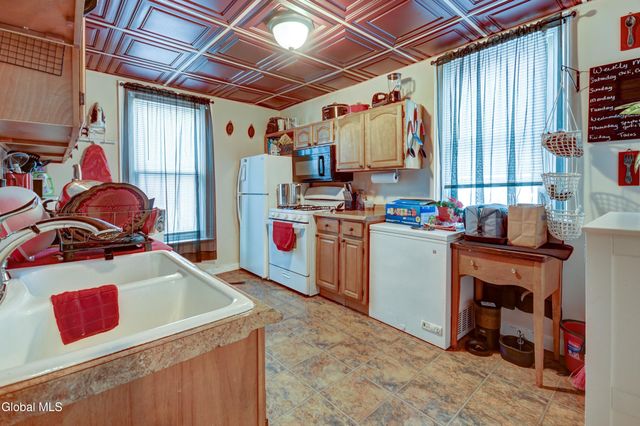 92-94 Washington Street, Gloversville, NY 12078