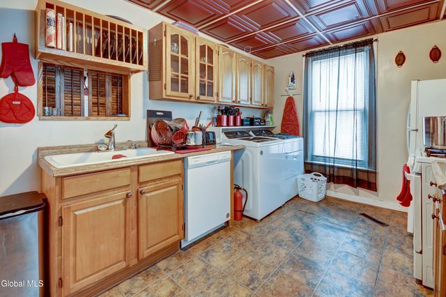 92-94 Washington Street, Gloversville, NY 12078