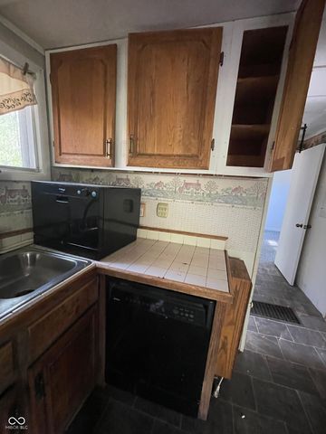7558 Hackberry Drive, Nineveh, IN 46164