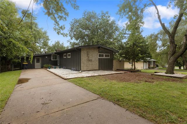 6100 E 97th Street, Kansas City, MO 64134