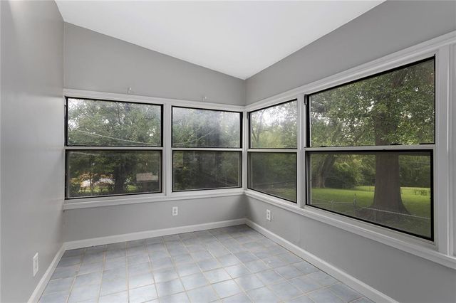 6100 E 97th Street, Kansas City, MO 64134