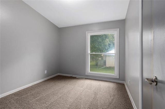6100 E 97th Street, Kansas City, MO 64134