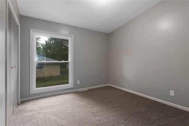 6100 E 97th Street, Kansas City, MO 64134
