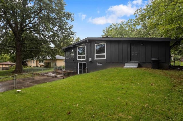 6100 E 97th Street, Kansas City, MO 64134