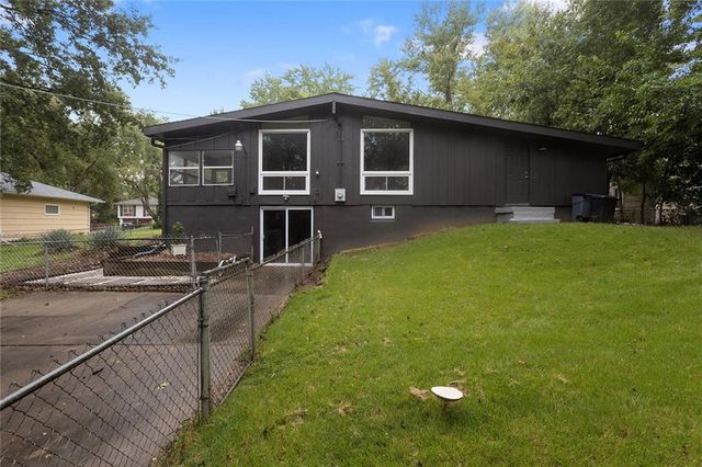 6100 E 97th Street, Kansas City, MO 64134