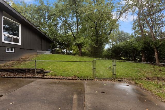 6100 E 97th Street, Kansas City, MO 64134