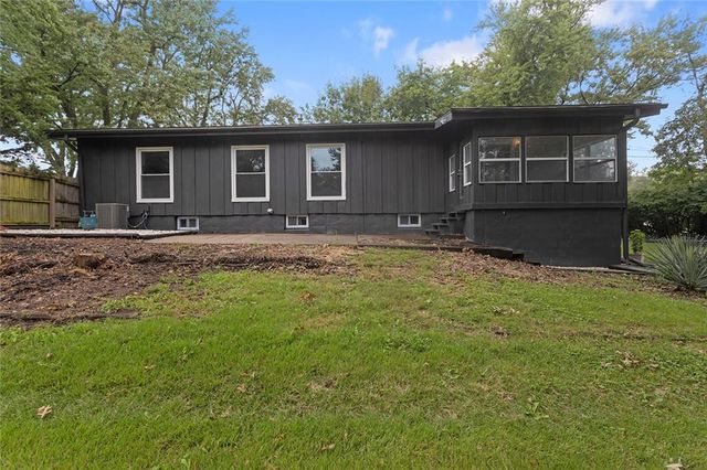 6100 E 97th Street, Kansas City, MO 64134