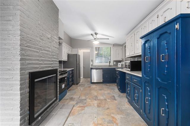 6100 E 97th Street, Kansas City, MO 64134