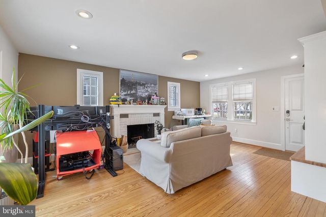 9226 FOWLER LN, Lanham, MD 20706