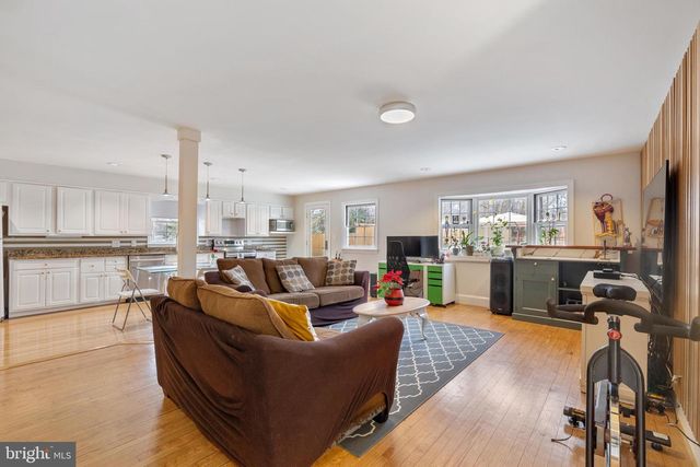 9226 FOWLER LN, Lanham, MD 20706