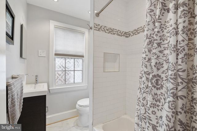 9226 FOWLER LN, Lanham, MD 20706