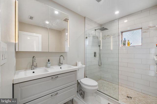 9226 FOWLER LN, Lanham, MD 20706