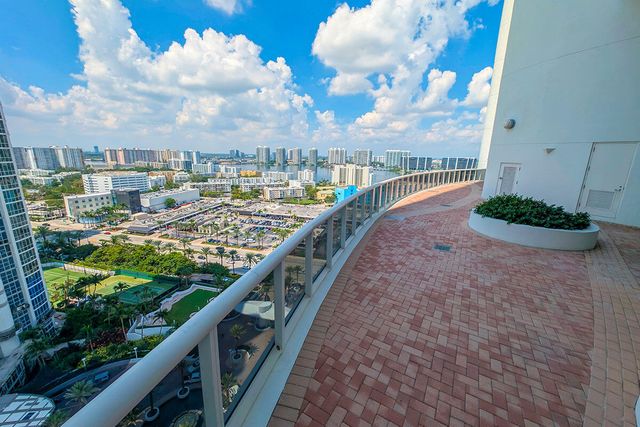 18201 Collins Avenue 3301A, North Miami Beach, FL 33160