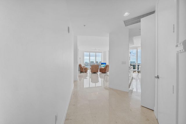 18201 Collins Avenue 3301A, North Miami Beach, FL 33160