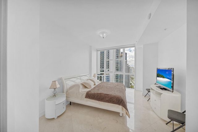 18201 Collins Avenue 3301A, North Miami Beach, FL 33160