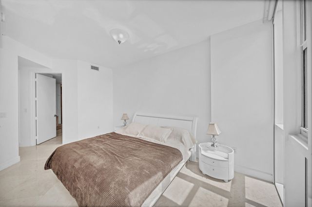 18201 Collins Avenue 3301A, North Miami Beach, FL 33160