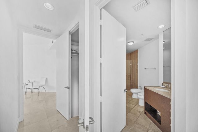 18201 Collins Avenue 3301A, North Miami Beach, FL 33160