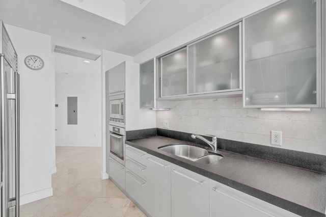 18201 Collins Avenue 3301A, North Miami Beach, FL 33160