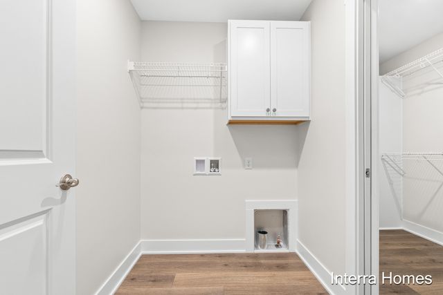 1571 N Village Circle, Kalamazoo, MI 49009