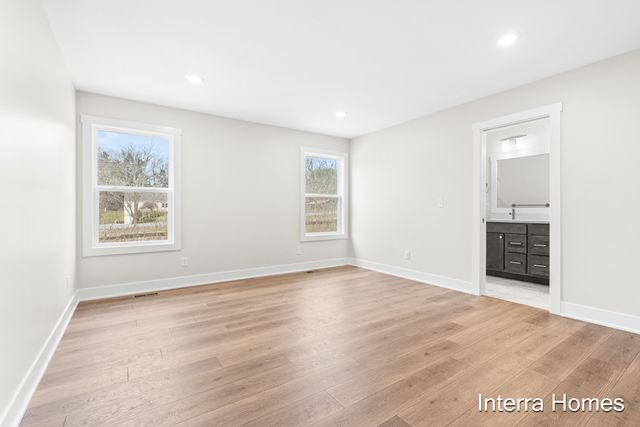 1571 N Village Circle, Kalamazoo, MI 49009