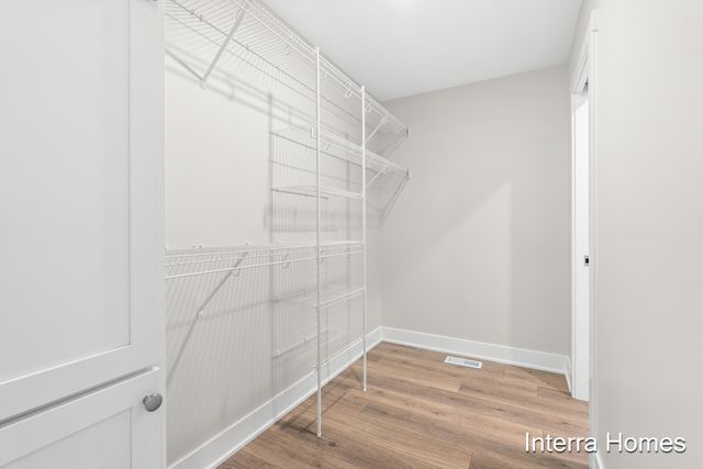 1571 N Village Circle, Kalamazoo, MI 49009