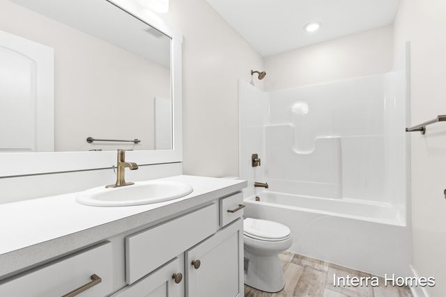 1571 N Village Circle, Kalamazoo, MI 49009