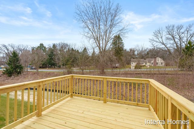 1571 N Village Circle, Kalamazoo, MI 49009