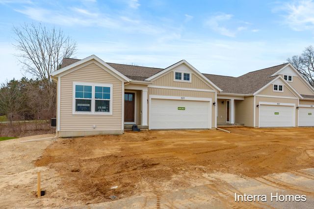 1571 N Village Circle, Kalamazoo, MI 49009