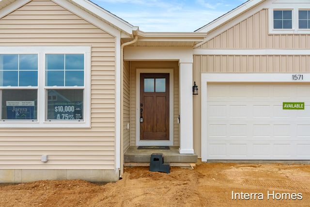 1571 N Village Circle, Kalamazoo, MI 49009