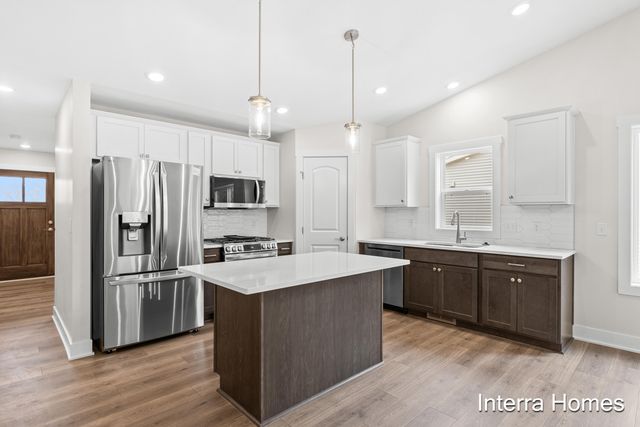 1571 N Village Circle, Kalamazoo, MI 49009