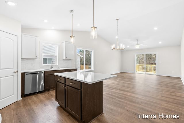 1571 N Village Circle, Kalamazoo, MI 49009