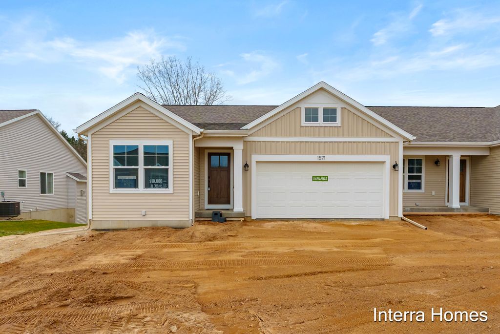 1571 N Village Circle, Kalamazoo, MI 49009