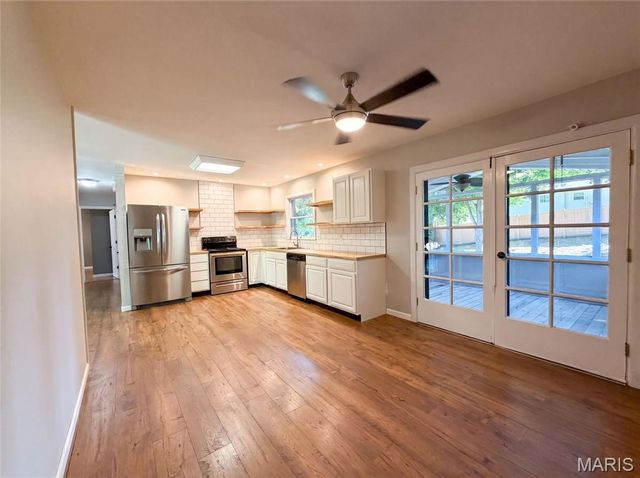 2605 Brookridge Lane, St Charles, MO 63301