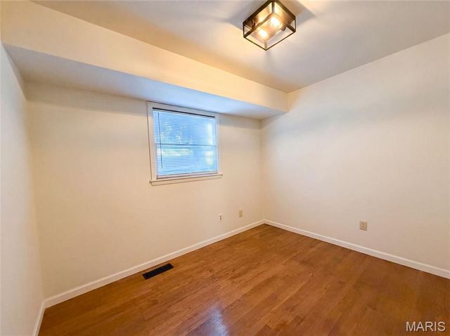2605 Brookridge Lane, St Charles, MO 63301