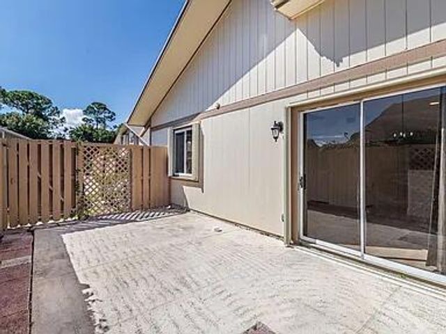 211 Maplecrest Circle, Jupiter, FL 33458
