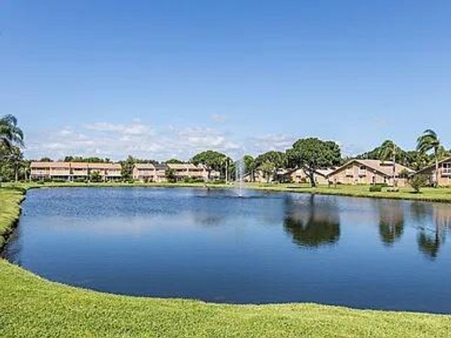 211 Maplecrest Circle, Jupiter, FL 33458