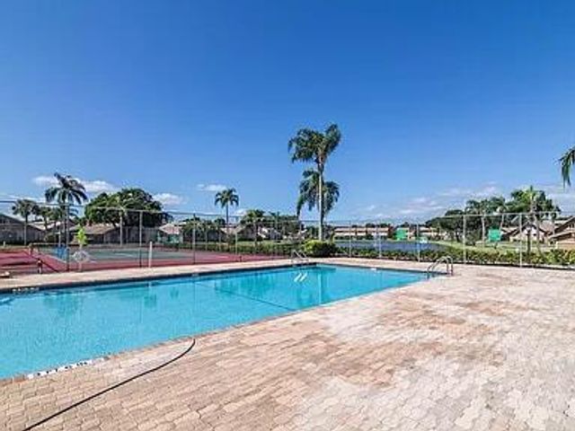 211 Maplecrest Circle, Jupiter, FL 33458