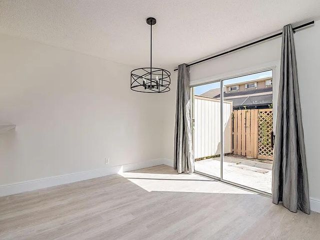 211 Maplecrest Circle, Jupiter, FL 33458