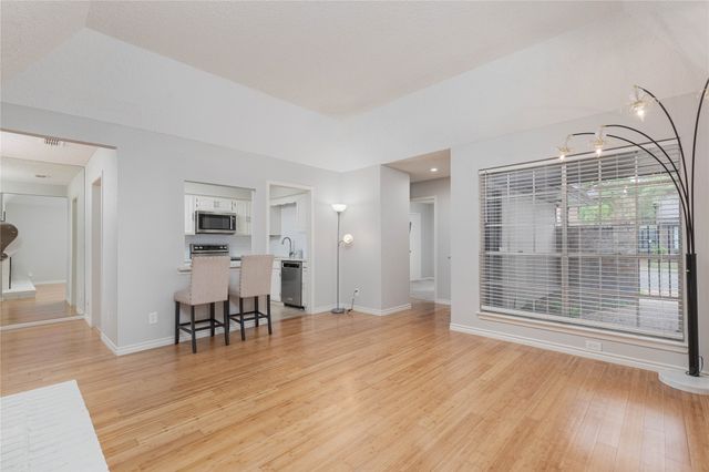 9142 Emberglow Lane, Dallas, TX 75243