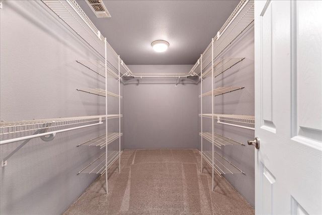 647 Shadow Way, Central Point, OR 97502