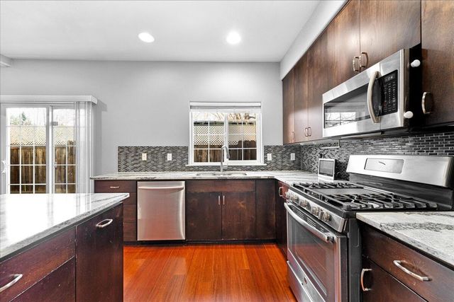 647 Shadow Way, Central Point, OR 97502