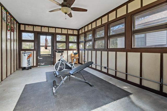 606 Avenue A, Winnie, TX 77665