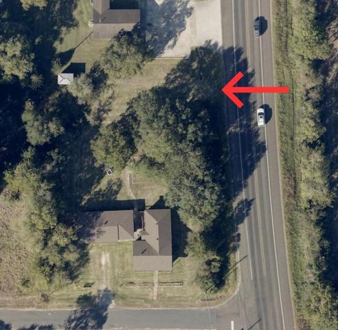 606 Avenue A, Winnie, TX 77665