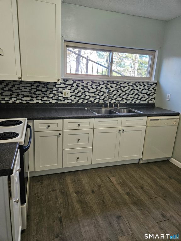 150 Sheraton Lane 150, Norwich, CT 06360