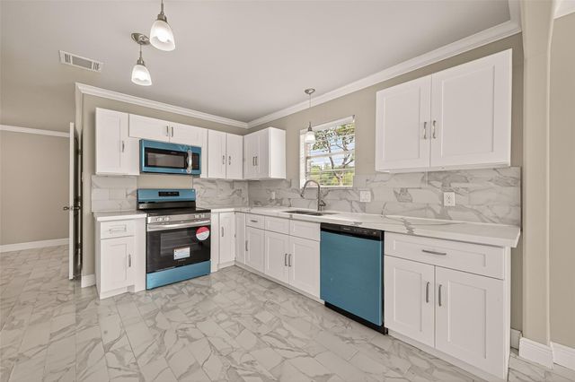 1102 Belaya Lane, Houston, TX 77090