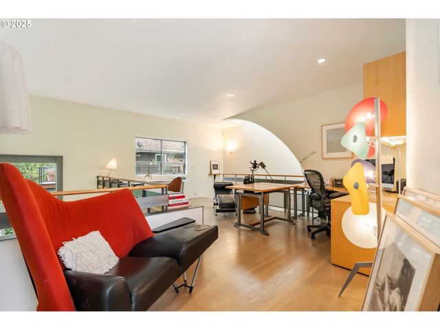 2608 Sw FAIRMOUNT Blvd, Portland, OR 97239