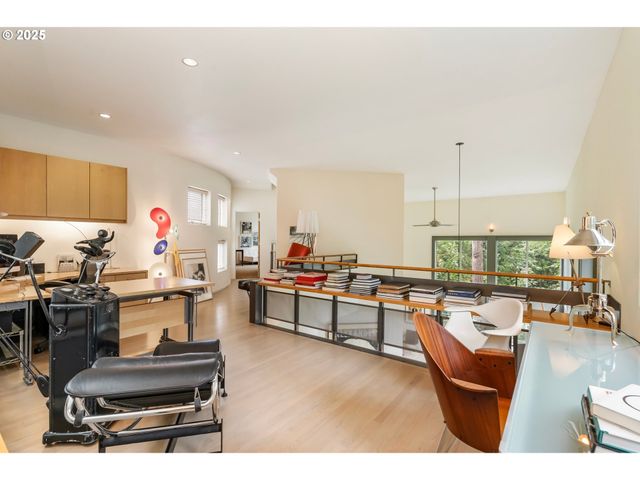 2608 Sw FAIRMOUNT Blvd, Portland, OR 97239